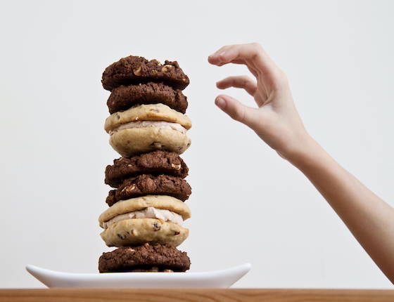 Dehydration Hunger: How Thirst Can Lead to Overeating